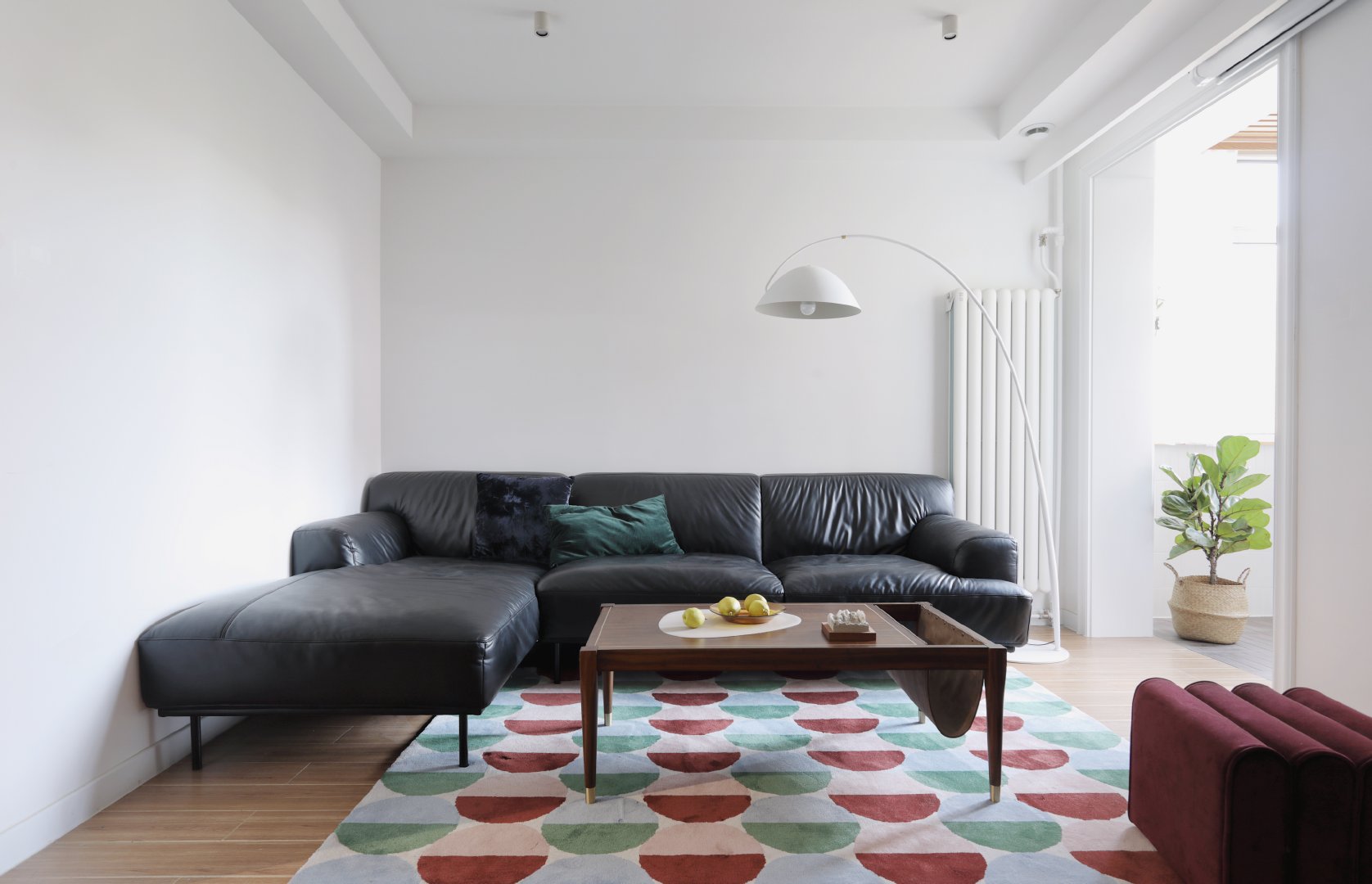 中庭裝飾施工團隊為您分析刮膩子重要性，讓您安心入馨家