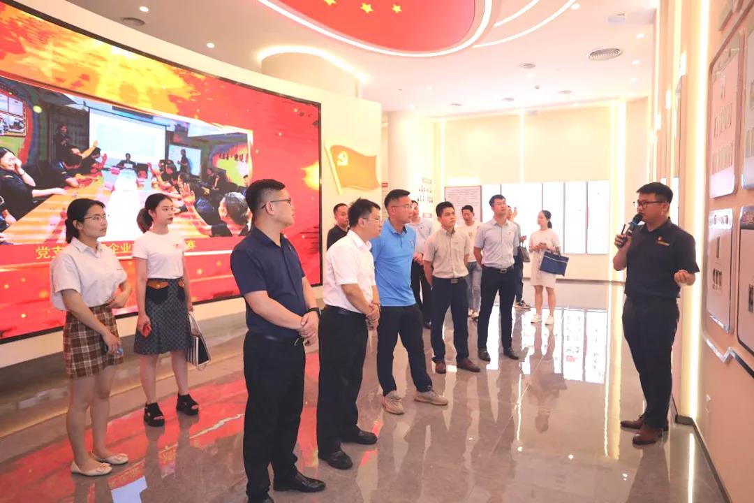 紅色中庭 | 市委組織部研究室到集團(tuán)講黨史，搭橋梁，促黨建
