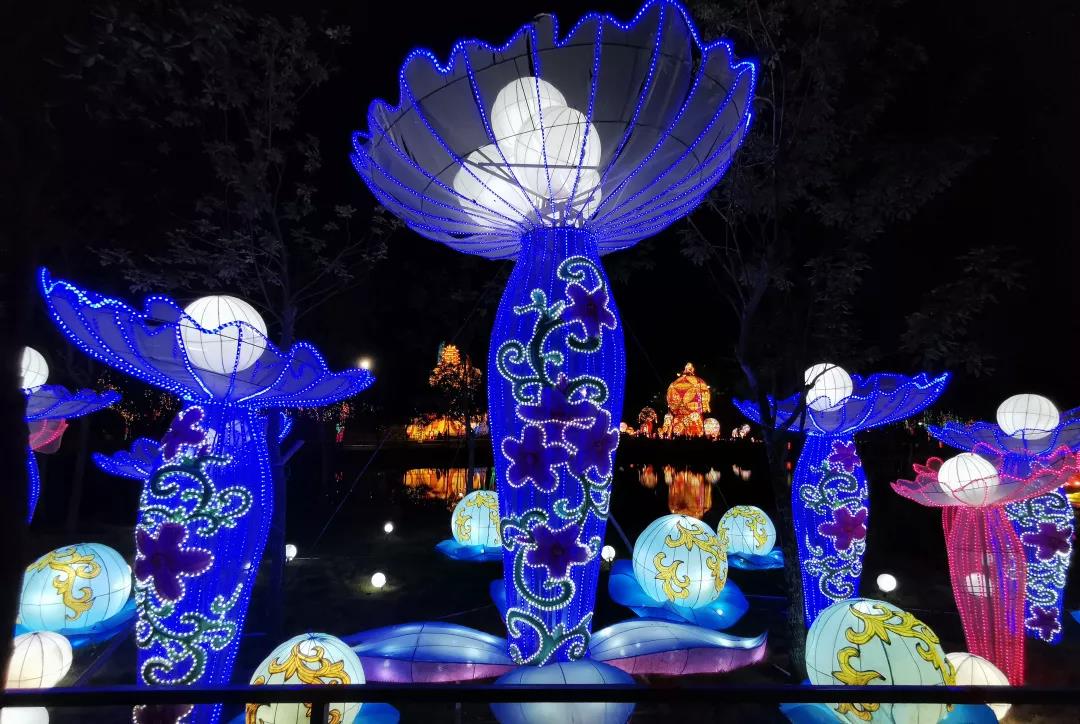 月色燈山滿江河| 裝飾公司和燈展的關(guān)系是？